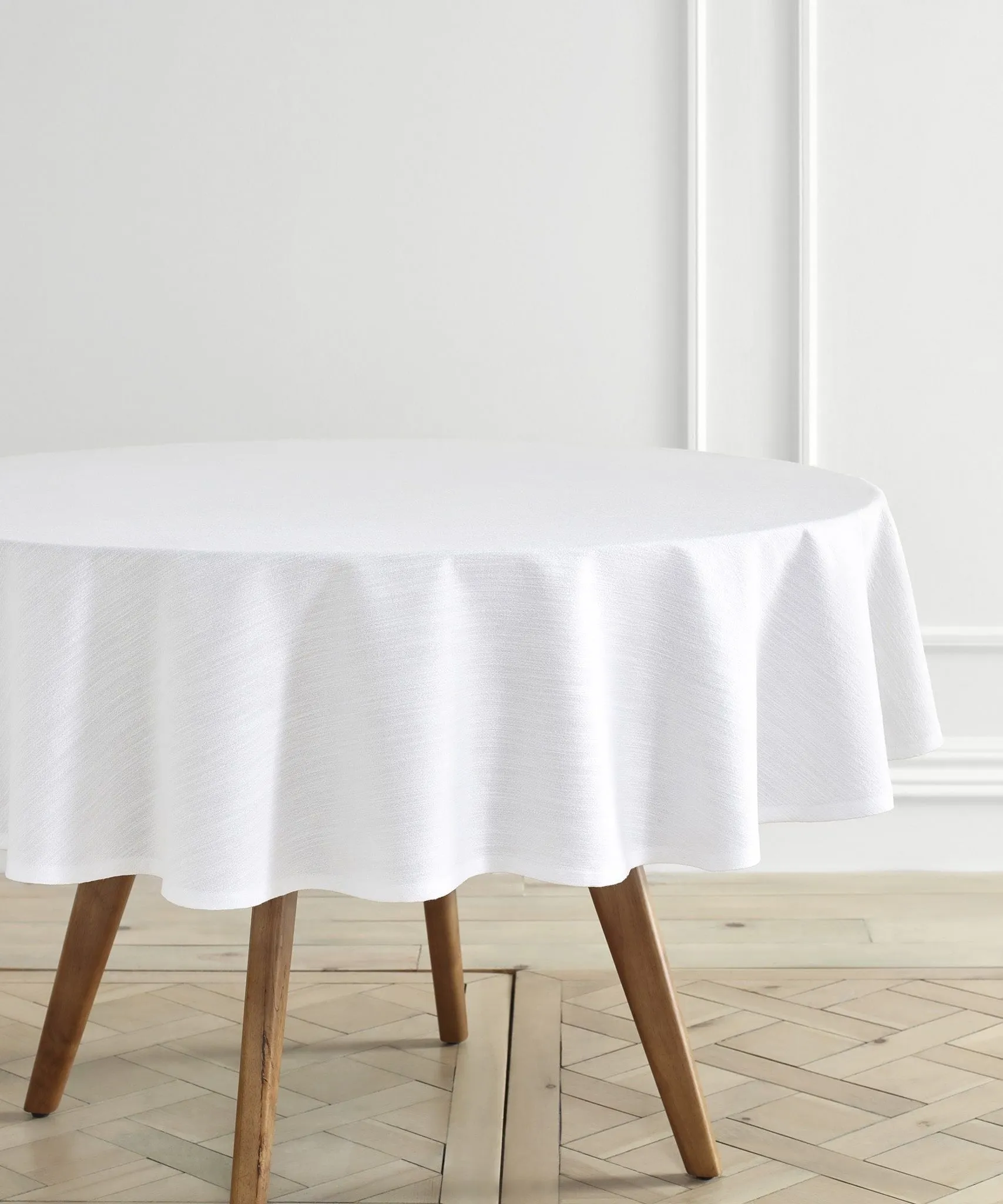 Dylan Solid Woven Tablecloth