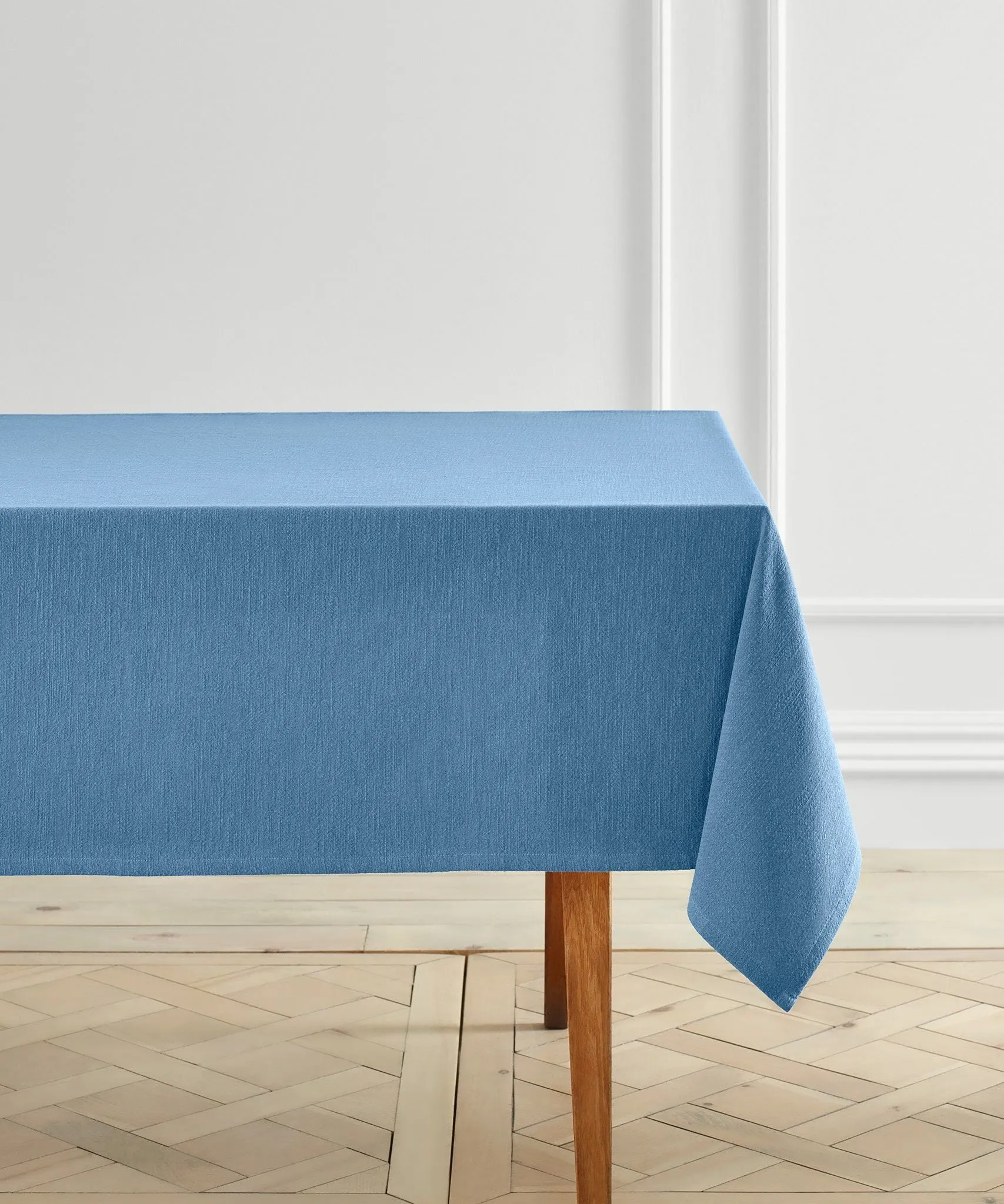 Dylan Solid Woven Tablecloth