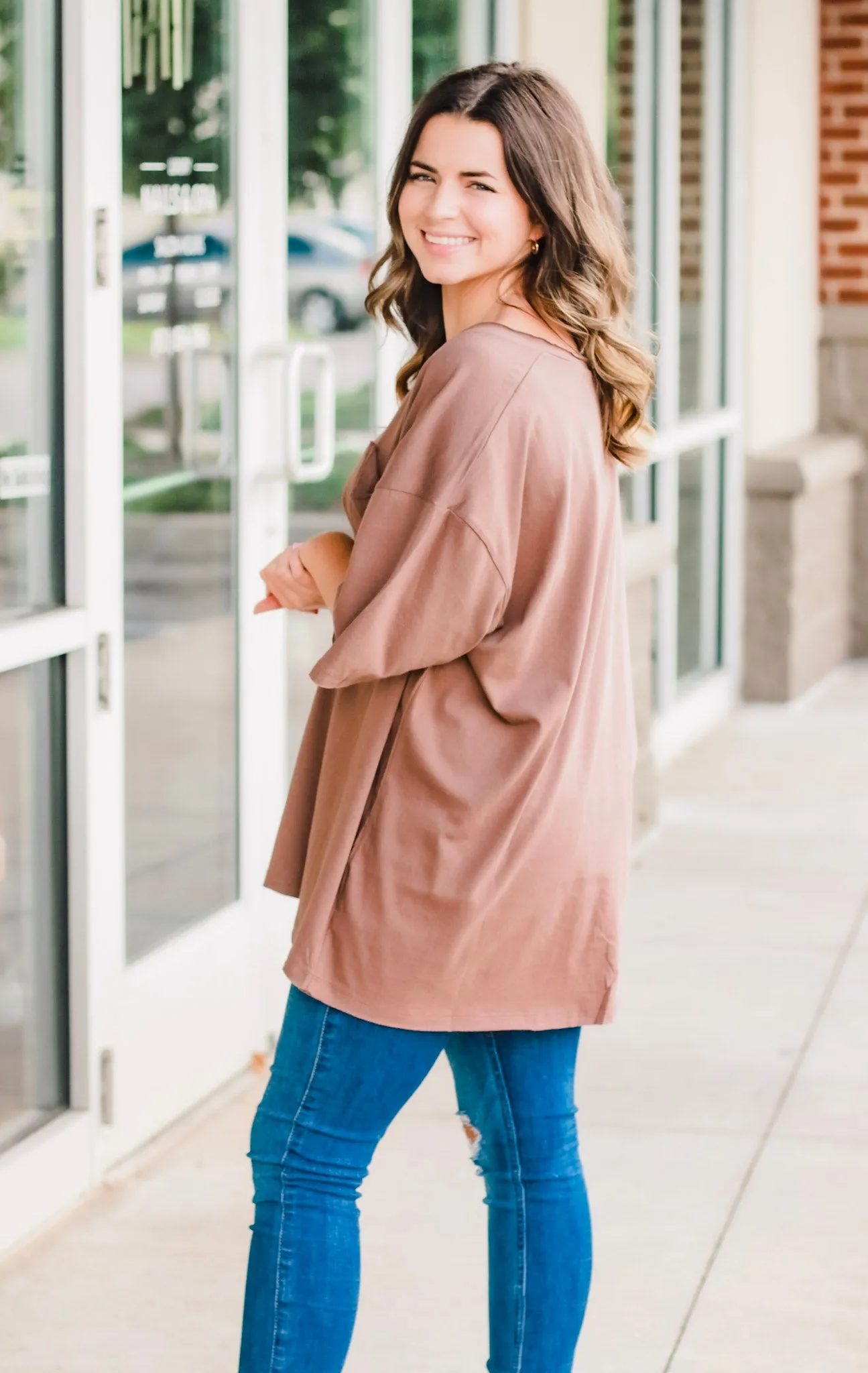 Hello Boyfriend Tee in Mocha