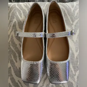 NW I.N.C. International Concepts Jadis Square Toe Ballet Flats