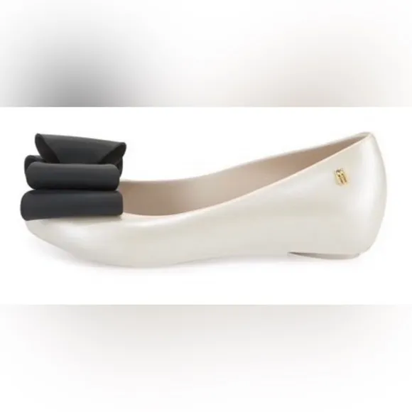 NWT MINI MELISSA Ultragirl Sweet II Kids Flats In White Pearl/Black