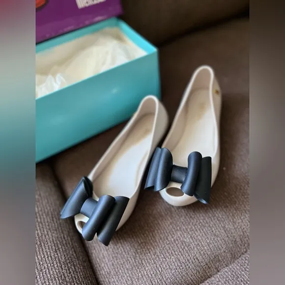 NWT MINI MELISSA Ultragirl Sweet II Kids Flats In White Pearl/Black