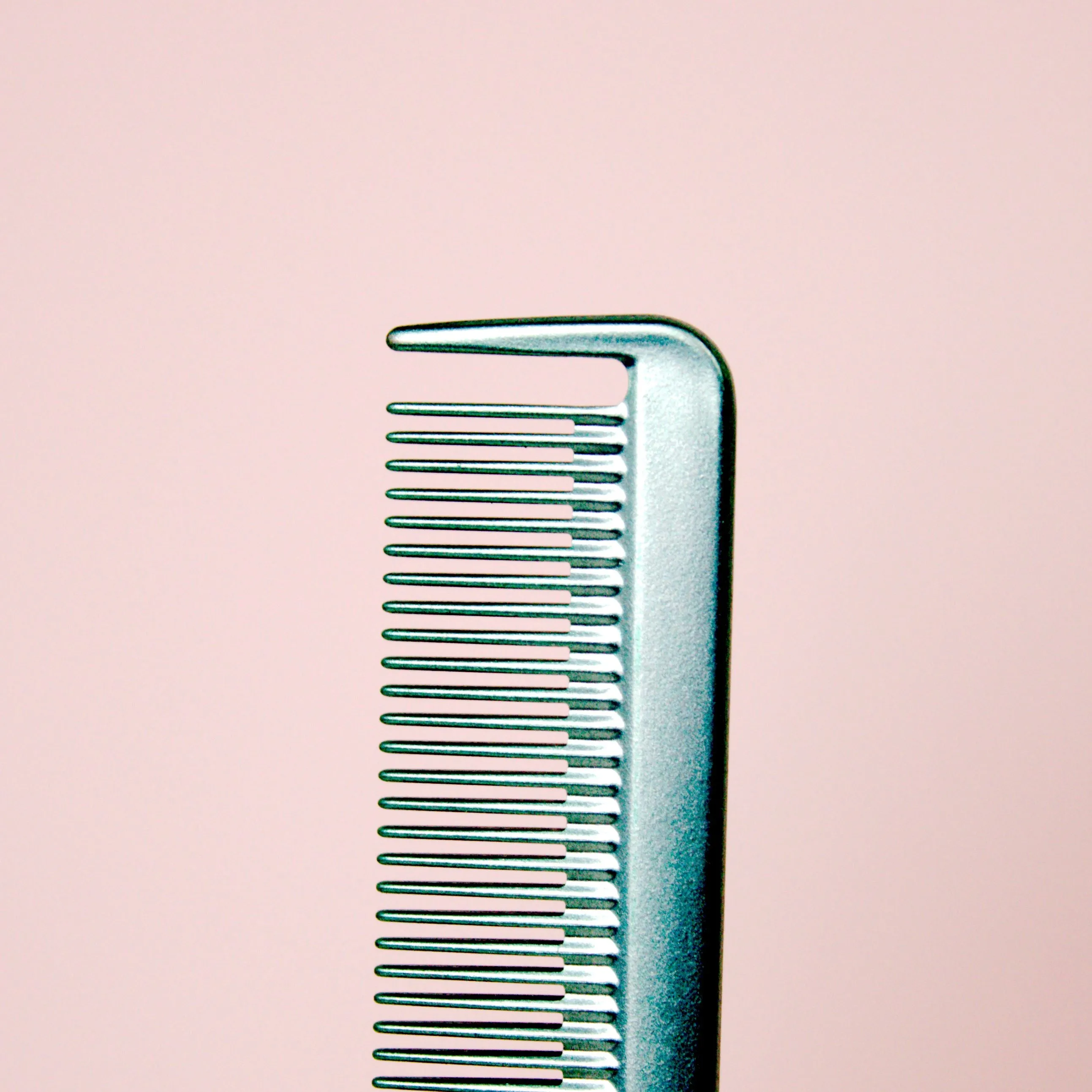 Pegasus MICOLOR 211, 9in Hard Rubber Cutting Comb With Sectioning Tooth, Anti Static, Heat and Chemically Resistant, Wet Hair, Everyday Grooming Comb | Peines de goma dura - Green