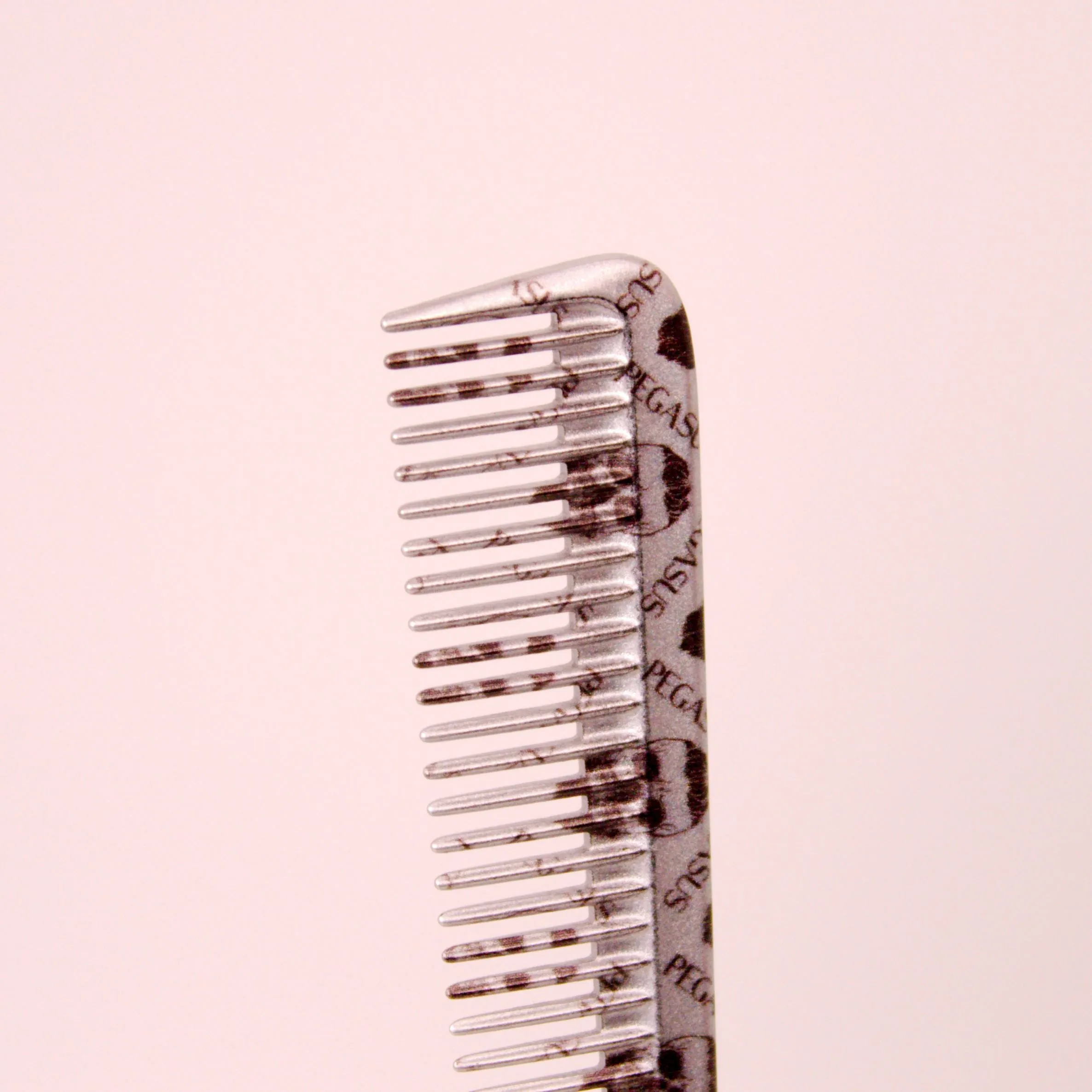 Pegasus Skulleto 302, 7in Hard Rubber Barber Comb with Extra Fine Teeth, Seamless, Smooth Edges, Anti Static, Heat and Chemically Resistant, Wet Hair, Everyday Grooming Comb | Peines de goma dura - Silver