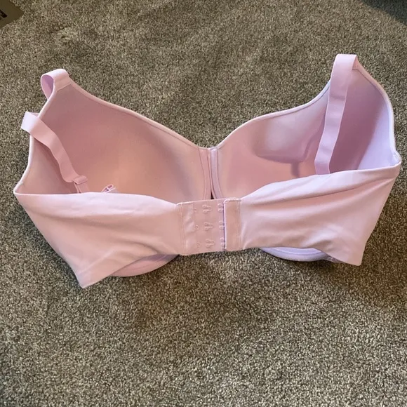 Skims fits everybody t shirt Demi bra