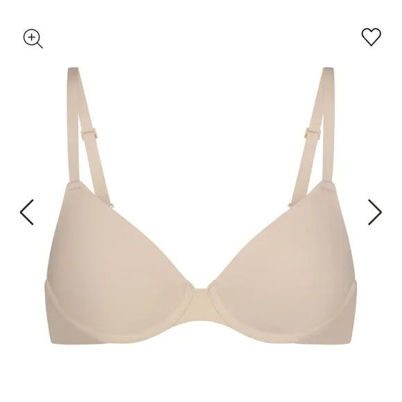 Skims fits everybody t shirt Demi bra