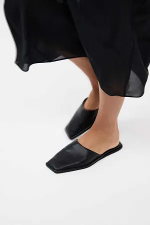 St Agni Soft Sqaure Toe Flat Black