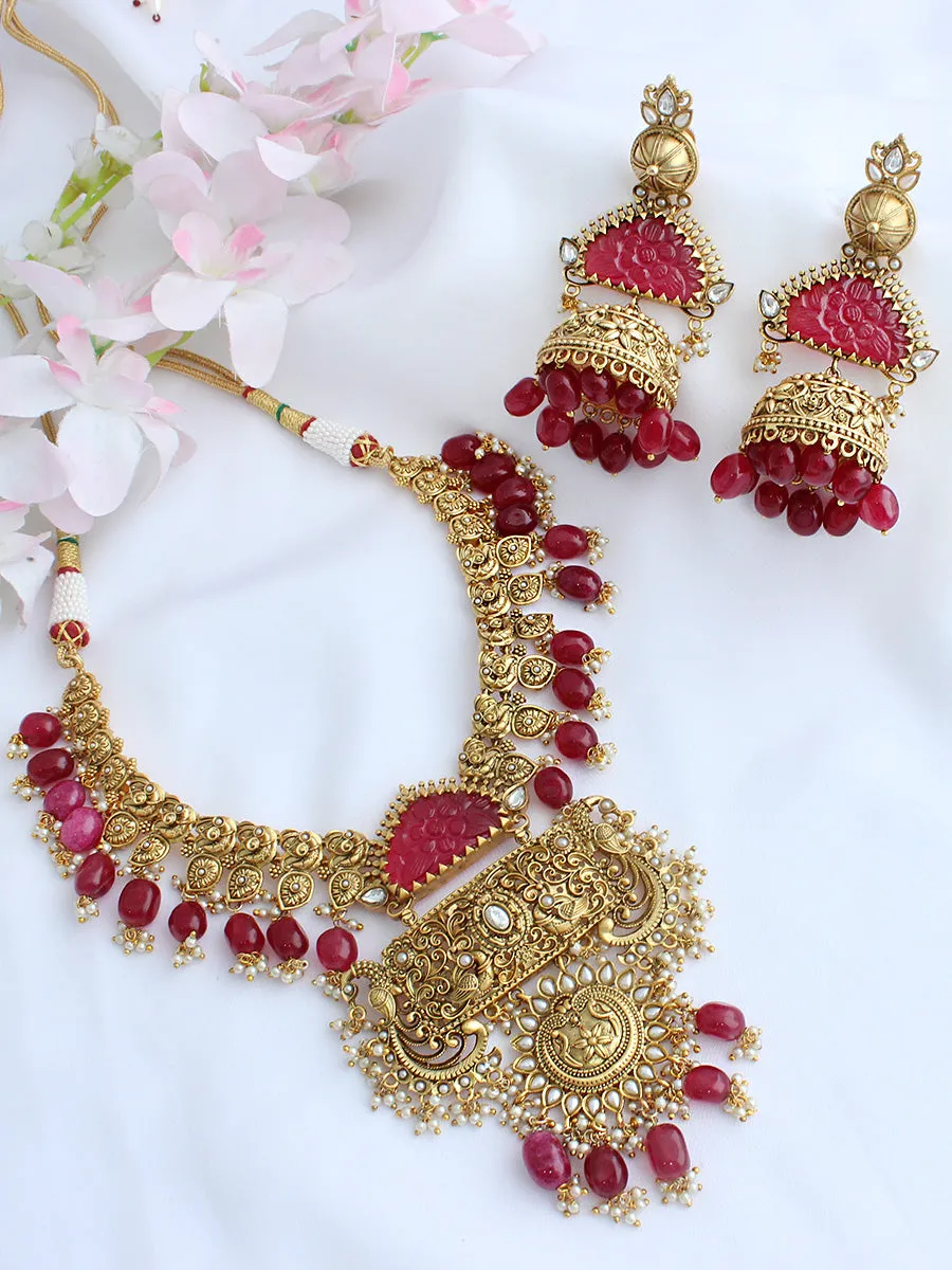 Takshavi Necklace Set