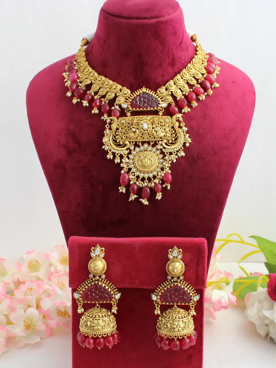 Takshavi Necklace Set