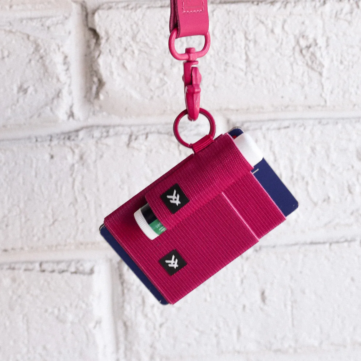 THREAD MAGENTA LIP BALM HOLDER