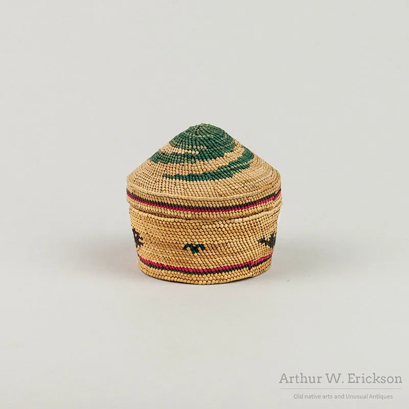 Very fine Nuu-chah-nulth lidded basket