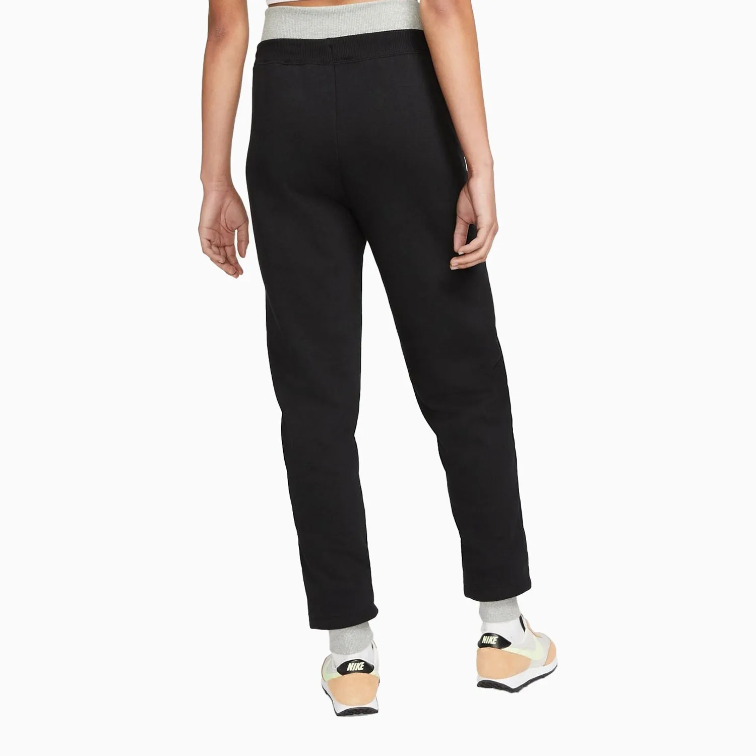 Women's Sportswear Icon Clash Outfit